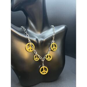 Vintage Neu Silver Tone Yellow Enamel Peace Sign Charm Necklace Earring Set